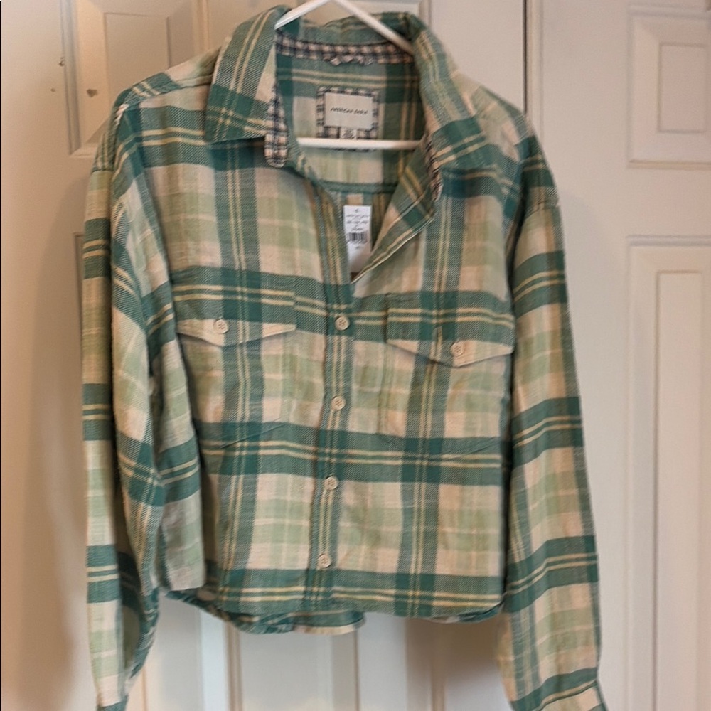 Women’s Plaid Button-Up Shirt/Jacket in Green and Cream